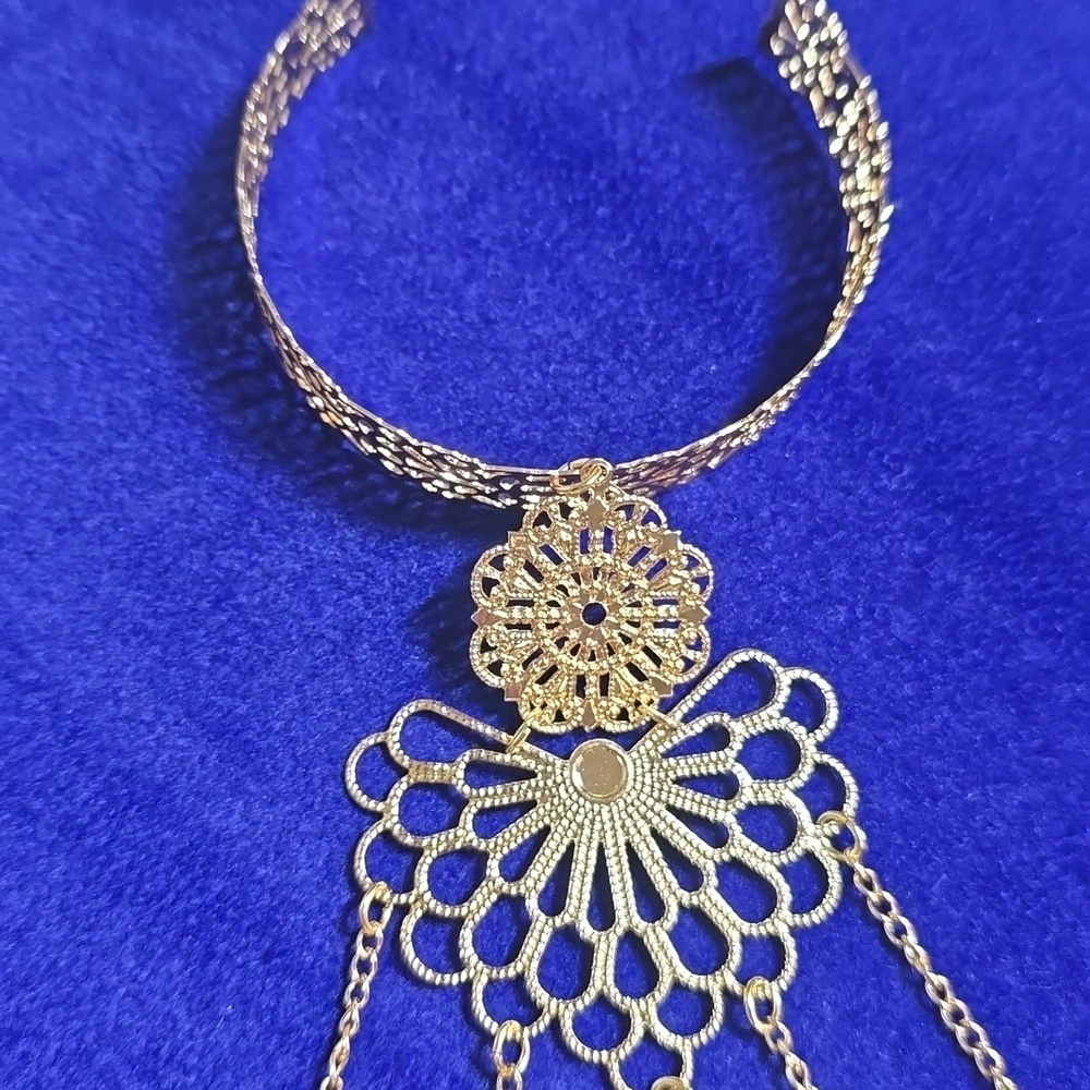 Gold Hollow Floral Finger Ring Mitten Bracelet - Picture 3 of 13